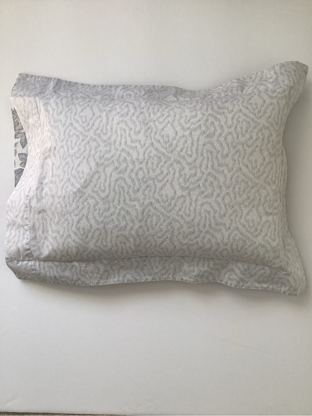 Yves Delorme Classic Blue Cotton Floral Pillow - Picture 4 of 11